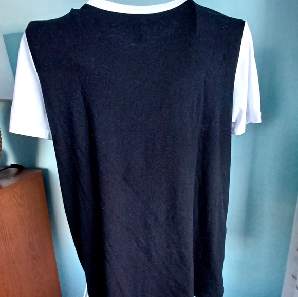 EUC Fox Black & White Short Sleeve Tshirt - Women's Size Medium - Picture 4 of 5